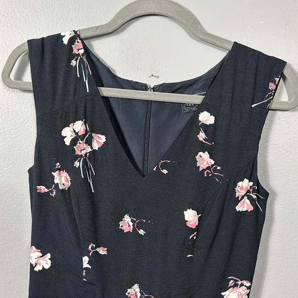 French Connection A- Line V- Neck Midi Floral Dress size 0 - Picture 6 of 11